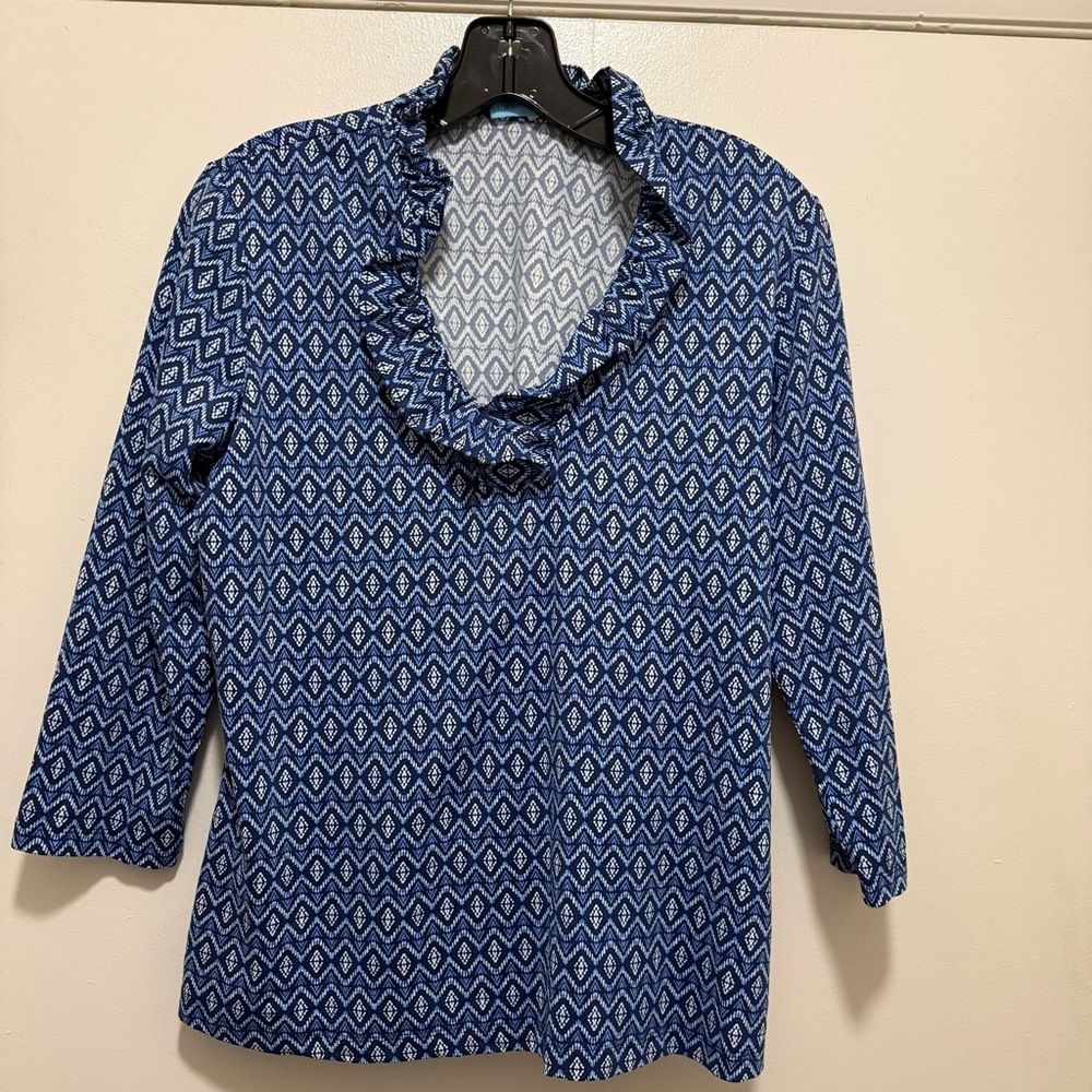 J. McLaughlin ruffled V-neck three-quarter sleeve size large